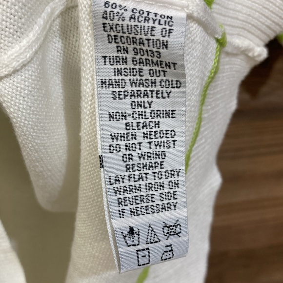 Bob Mackie Wearable Art - Picture 8 of 9